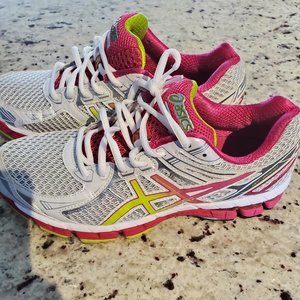 Asics Ladies GT-2000 Runners - Size 9
